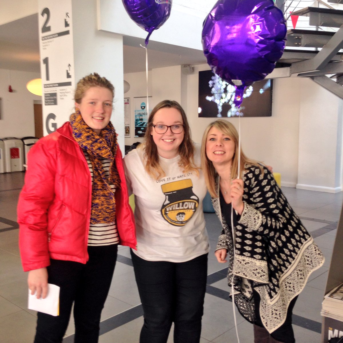 UoMVolunteering's tweet photo. Jenny and Mantas have received their thank you cards for their amazing work @IncrEdibleManc #volunthero #SVW2016 https://t.co/eZwLI1QlBG