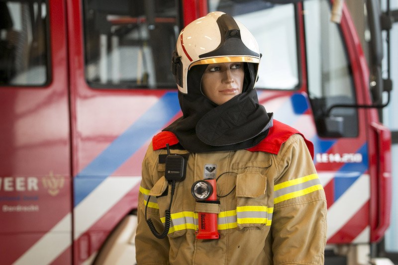 Op onze site: Nieuwe bluskleding voor brandweer in <a href="/VRZHZ/">Veiligheidsregio Zuid-Holland Zuid</a>. >>> goo.gl/SFtuKJ
