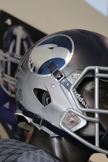 NCAAHelmets's tweet photo. @GSAthletics_FB #DirtyBirds #GASouthern #GSU #Georgia #Eagles #GeorgiaSouthern #Football #Helmet https://t.co/Kz57iwi865
