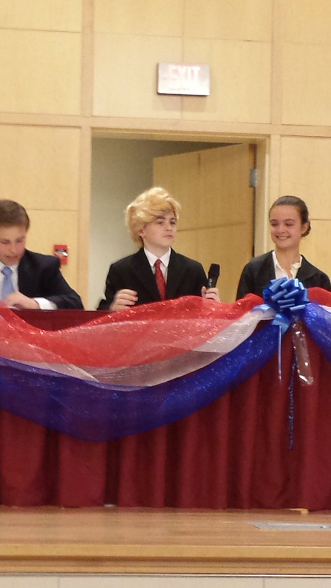 phyllishumphrey's tweet photo. #colemiddleschool mock presidential debate. https://t.co/hd1Vh2ai09