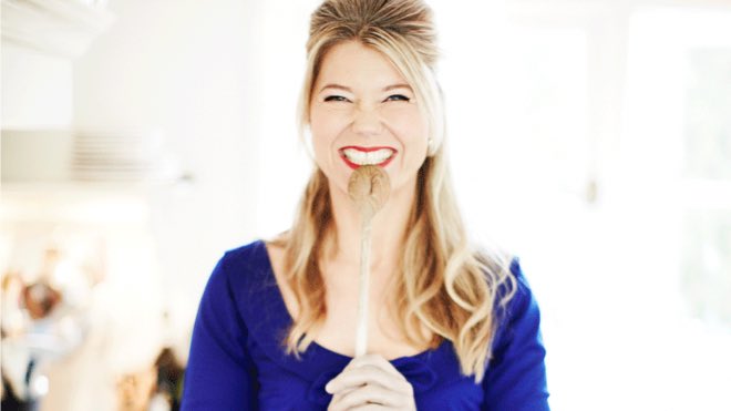 Aanstaande vrijdag kookt <a href="/SandraYsbrandy/">Sandra Ysbrandy</a> weer live voor <a href="/Frank3FM/">Francisco flores</a> op <a href="/3FM/">3FM | We Want More!</a>. Wat ze maakt? Je hoort het dan! #vintage