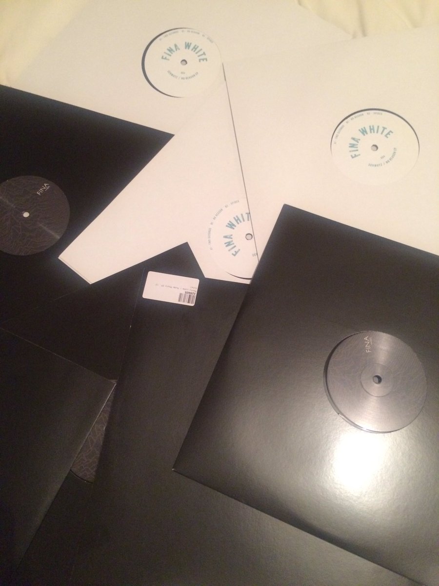 FINARECORDS's tweet photo. Nice delivery today from @DistinctDistro @montyluke &amp; brand spanking new @schmutzbelfast on FINA White https://t.co/zPjbe2TuHp