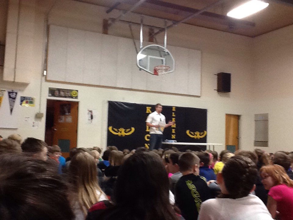 mslabellefourth's tweet photo. Tanner Miller is at our school for literacy week.#mphawks https://t.co/iiR30QVlpN