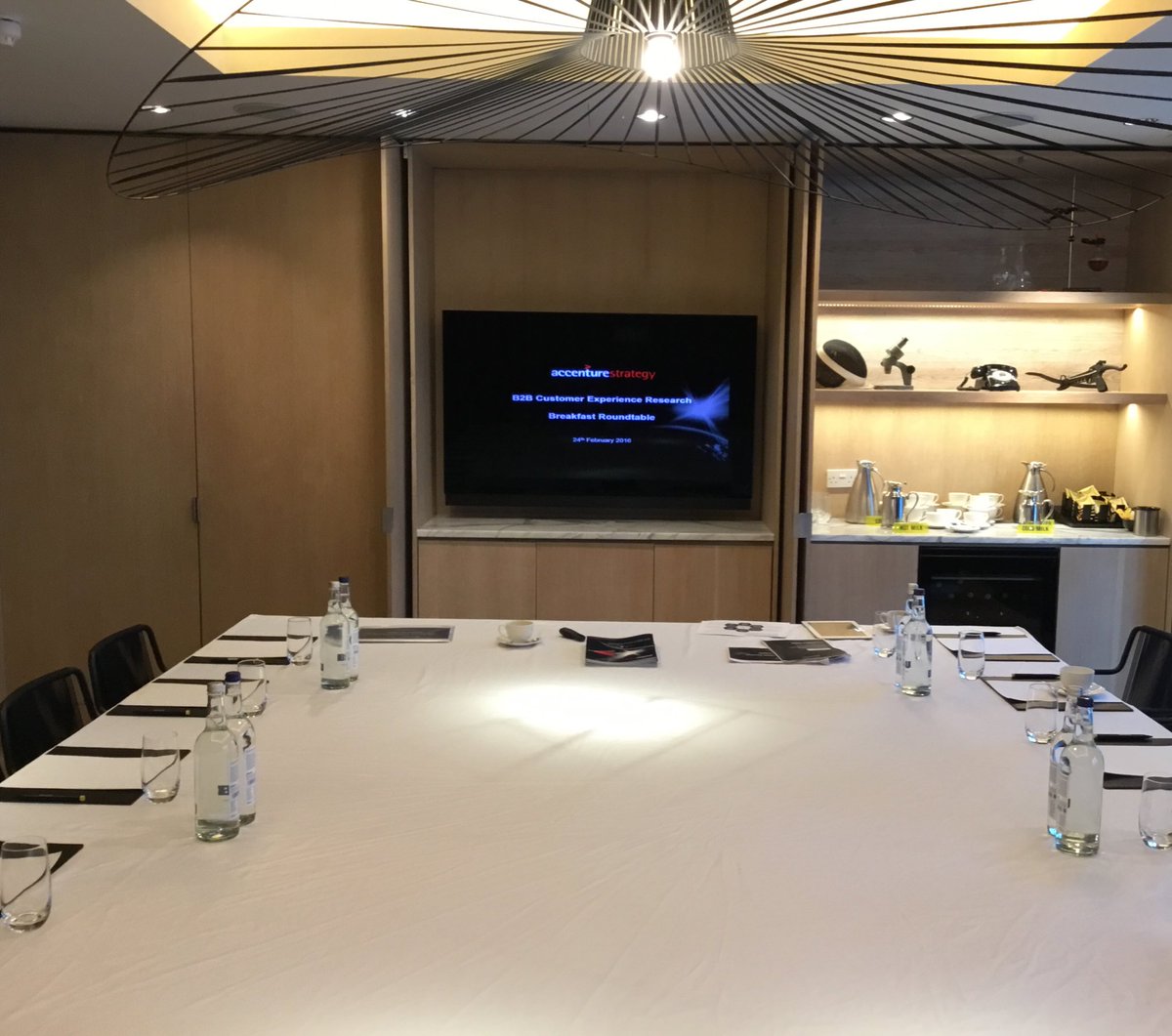 nickybarnett's tweet photo. Fantastic morning at the @accentureukjobs #AdvancedCustomerStrategy B2B Customer Experience Roundtable #lovecustomer https://t.co/5mGOBahCSQ