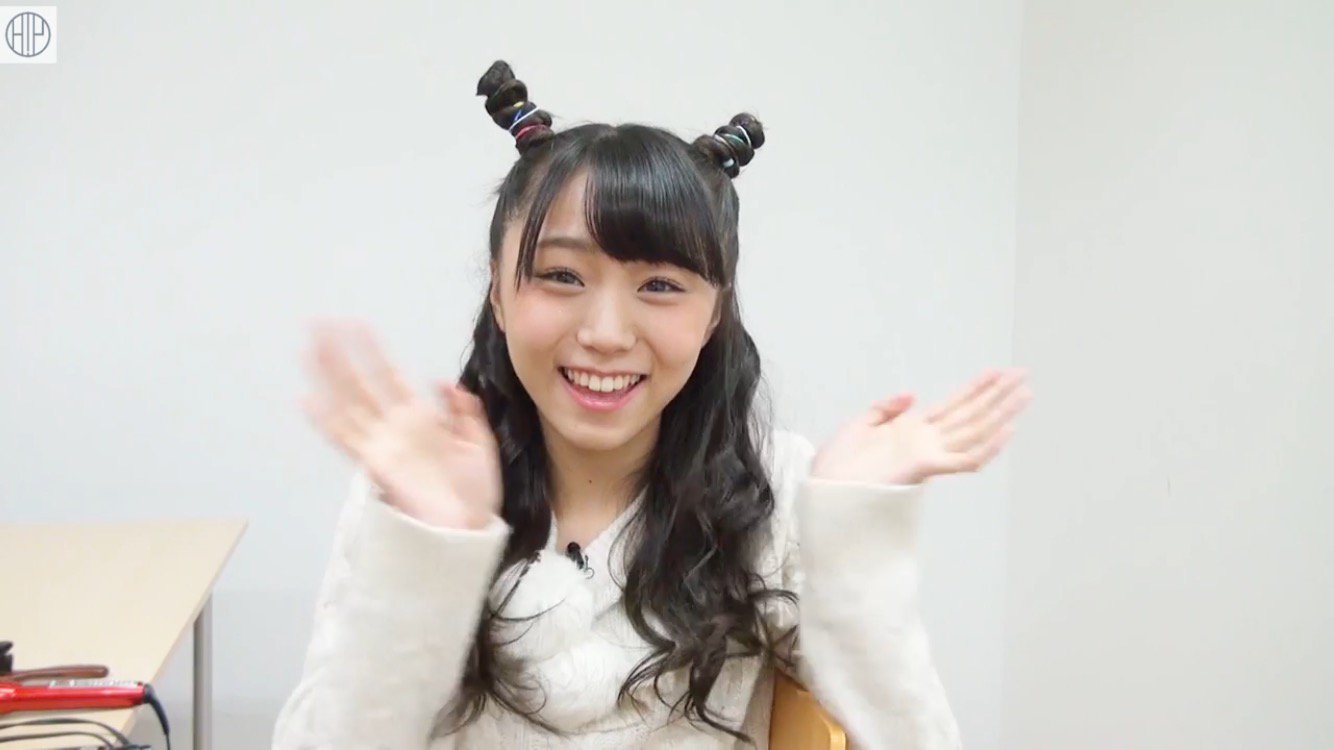 Bechiko ハロステ 175むろたんヘアアレンジ 途中のツインテールで十分かわいいのにさらにアレンジが進み 怪しいモノを左右ににょっきりと生やして完成 その形容しがたいイチモツにゴムを巻いたり整えるために弄るむろたんの手つきが何とも言えない