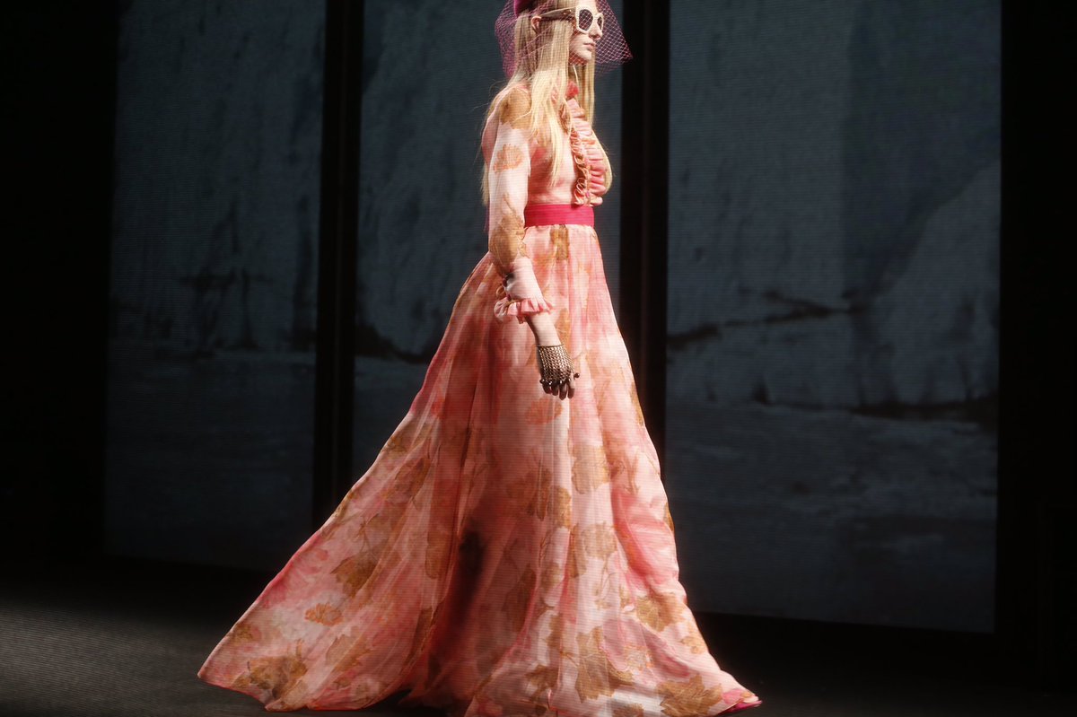 gucci's tweet photo. Rose printed gown at the #GucciFW16 show. https://t.co/GFxIoadOHo
