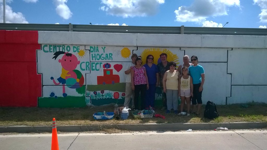 MiloLockett's tweet photo. Seguimos trabajando 💪🎨 #mural #Resistencia #Chaco #gracias a todos los que se acercan a colaborar! 😃💙 https://t.co/oCL86eoi4t