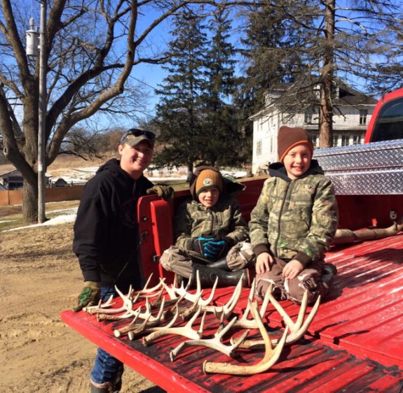 HPursuit's tweet image. Brett and his two little brothers had a very successful Saturday of shed hunting! #shedhunting #heartlandpursuit