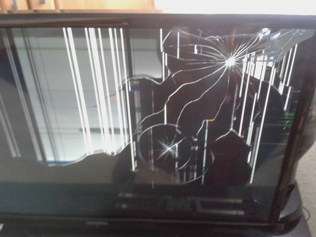 R.I.P. FERNSEHER 😭
Wir hatten unsere zeiten...😔