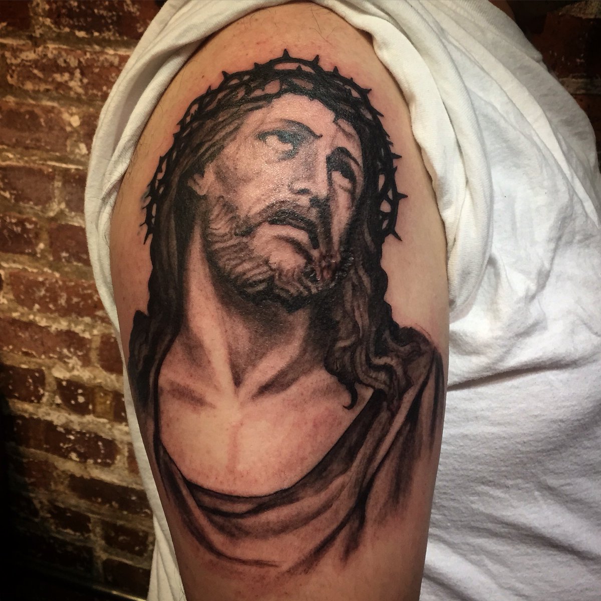 Done by Juan at @itzocantattoos  #religious #jesus #armtattoos #blackandgraytattoos #tattoosforman #chicanotattoos