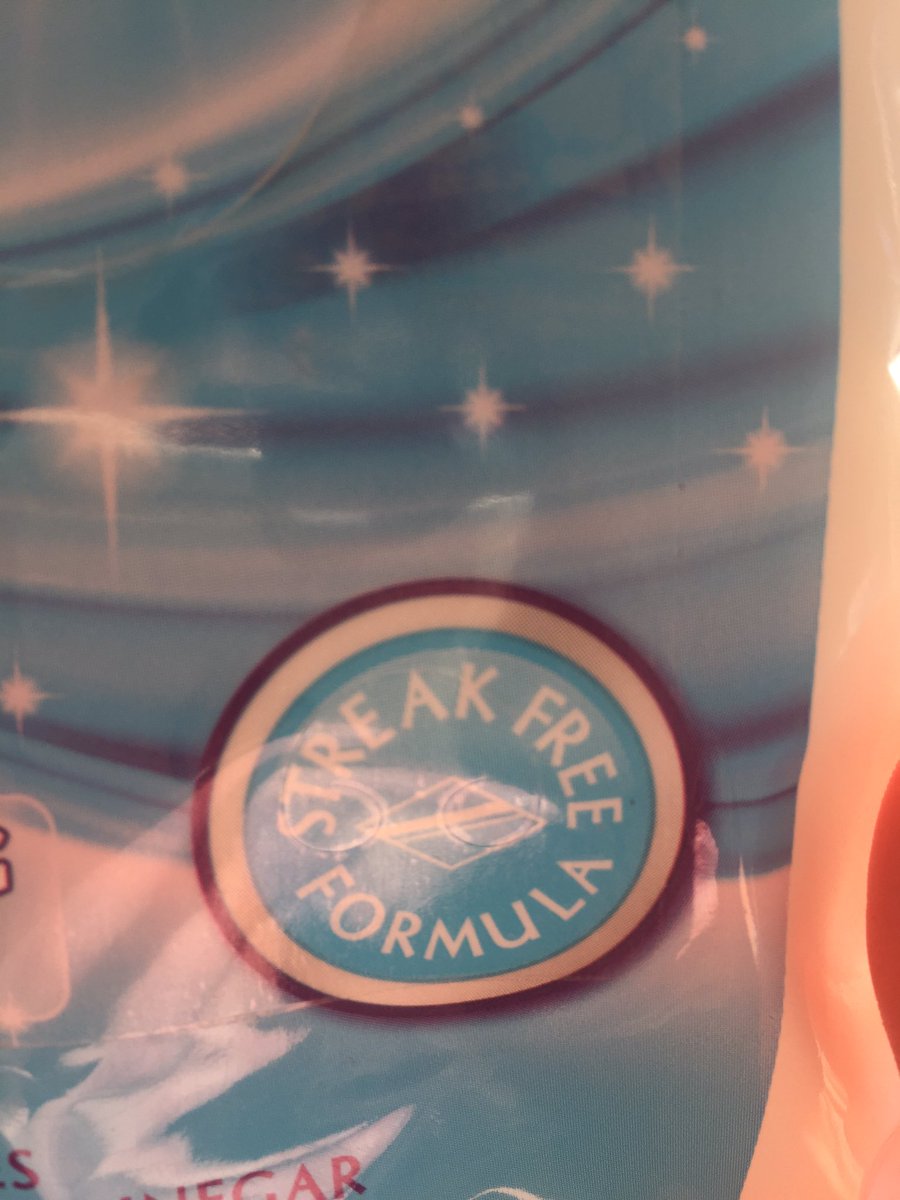 Panz09's tweet photo. @asda streak free window cleaning wipes, 😂👎 https://t.co/LmUpYPZeyj