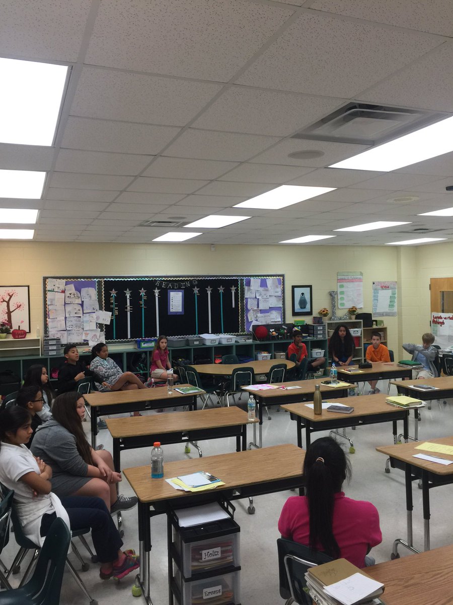 mrs_holtz's tweet photo. Socratic seminar with poetry! Love the discussion and ideas!! #shouldhaverecordedit @CESCorkyBear @collierschools https://t.co/fWhGj9ZRWV