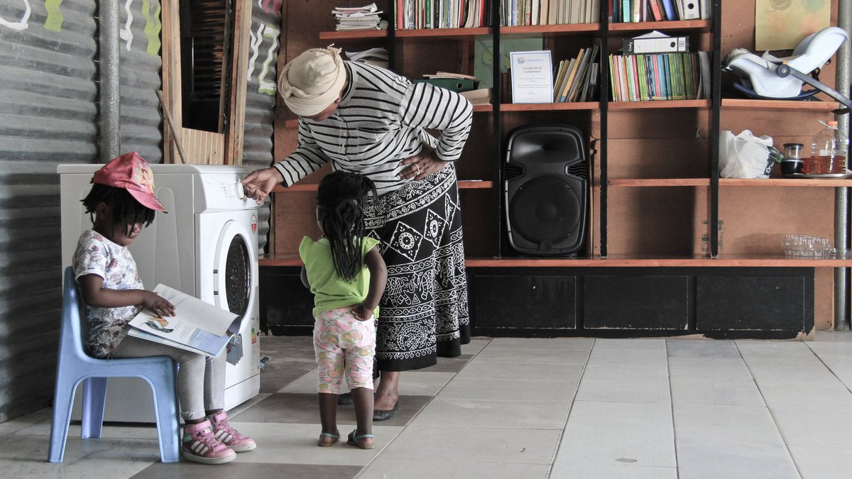 iStoryBooks's tweet photo. Mothers in South Africa can now read to their children as their laundry is washed! #libromat https://t.co/WWMrKQXFda https://t.co/tkerg132WS