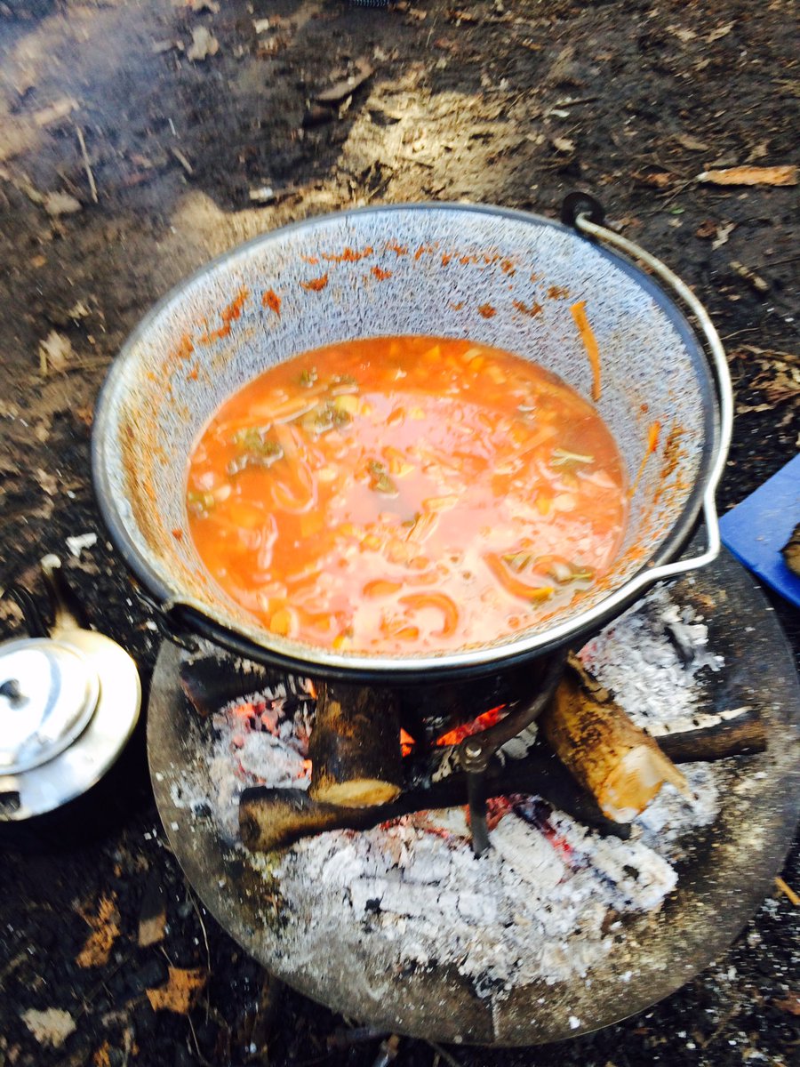 GWS_Learning's tweet image. We&apos;ve made some soup for our tea - love #outdoorlearning