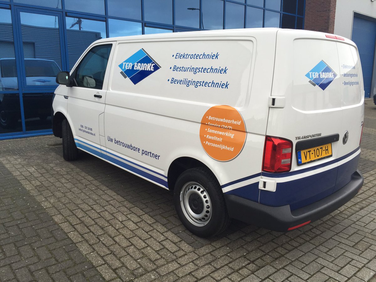 Weer een nieuwe auto op de weg van ten Brinke in nieuwe huisstijl #trots #vdkinstallatiegroep