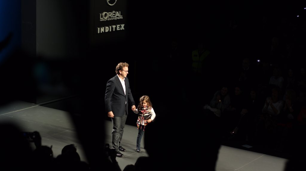 CodicStyle's tweet photo. Nos hemos enamorado del desfile de @JesusLorenzoTW en la @MBFWMadrid ❤️ https://t.co/p9zD9DeDxd