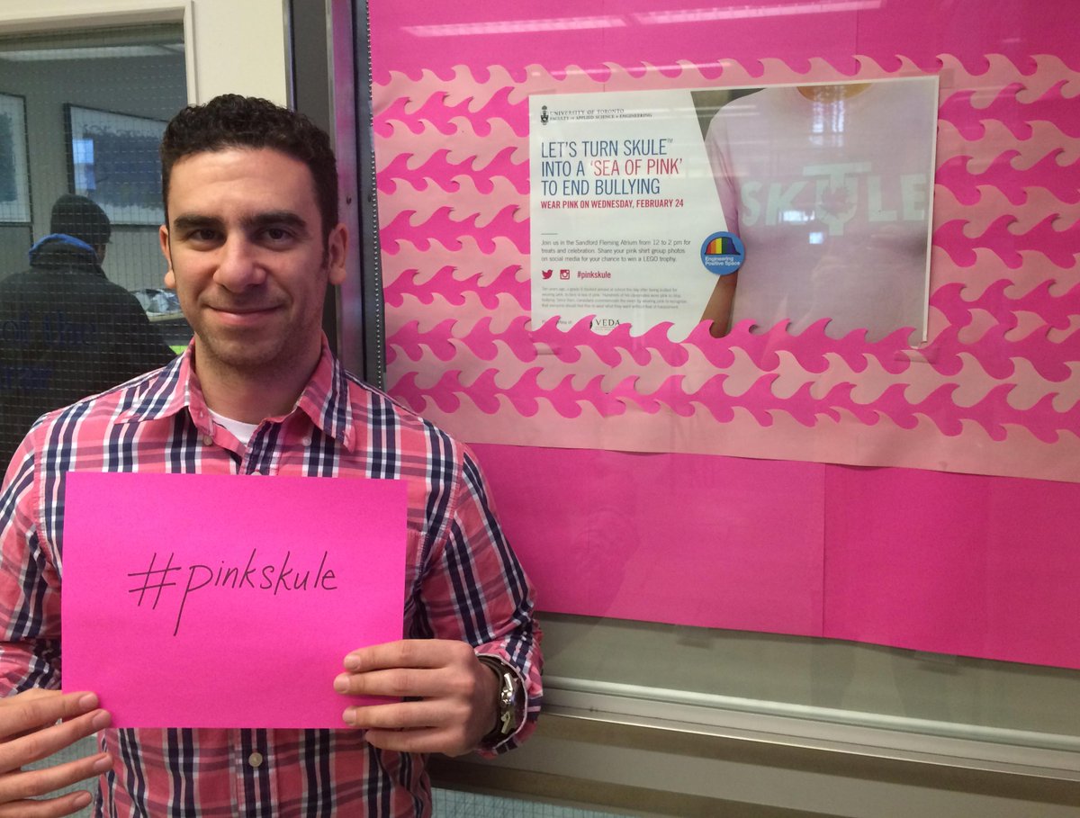 uofteng_registr's tweet photo. The #UofTEngineering Registrar's Office is a sea of pink for #pinkshirtday! #pinkskule #uoft https://t.co/B6tLnfDuUg