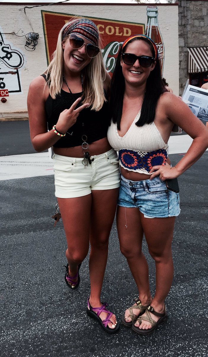 TaylorEd7's tweet photo. happy 21st Kmac!!!!! Have the best day evaaaaa and hope u like the taste of beer 😉 love ya 💞💞 https://t.co/MYZpD551xv