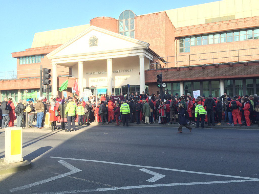 BackOffHeathrow's tweet photo. Note #Heathrow THIS is what real support looks like, not faked big-business funded 'community group' #Heathrow13 https://t.co/QaQuv6UTtV