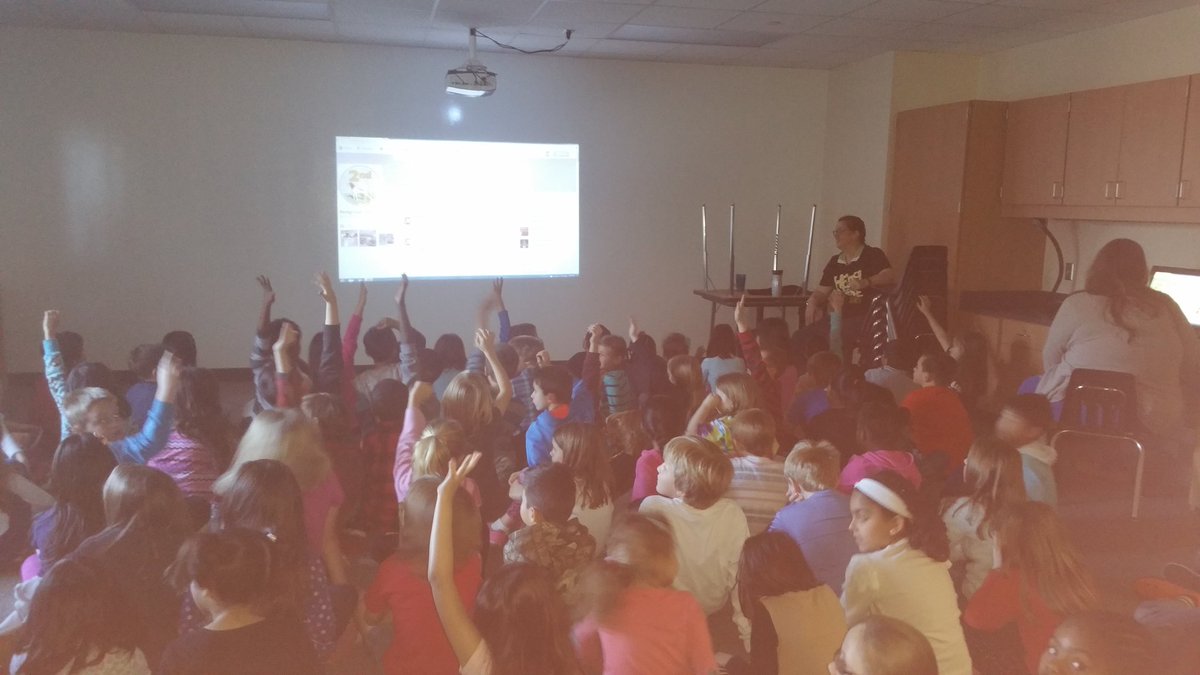 Our 2nd graders participating in World Read Aloud Day #siglarRAD #Hedgcoxelearns #HH2ndgrade