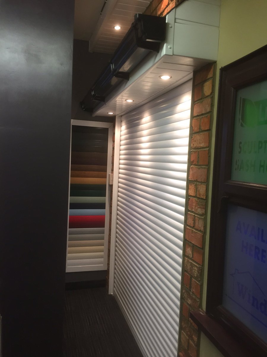 rollerdooruk's tweet image. Check out @wallgatewindows showroom with their new #roller door , comes in a range of colours . Looks great