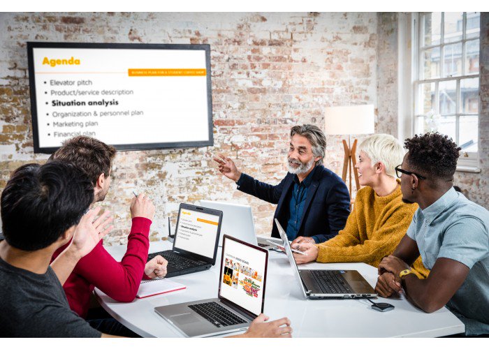 aboutRJ's tweet photo. Simpel draadloos presenteren met de nieuwe @BarcoClickShare Kom snel langs in onze showroom!
https://t.co/b6Efqzq2en https://t.co/MgvfKSN6we