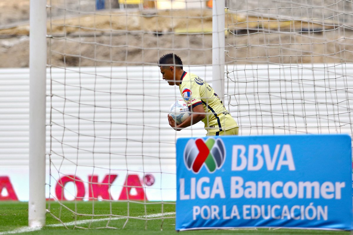 LigaBBVAMX's tweet photo. 📸 📸 📸 #J7CL2016 #PorLaEducación en el @ClubAmerica vs @Cruz_Azul_FC
#LIGABancomerMX @FBBVABancomer @Voit https://t.co/0MuvApS3Mu