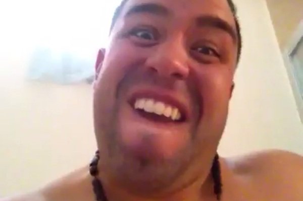 [AHORA] Famoso actor y locutor <a href="/Moluskein/">Molusco</a> se compra pulserita de bolitas #angeliqueelespecial <a href="/felipequinones/">Felipe Quinones Ⓜ️</a>