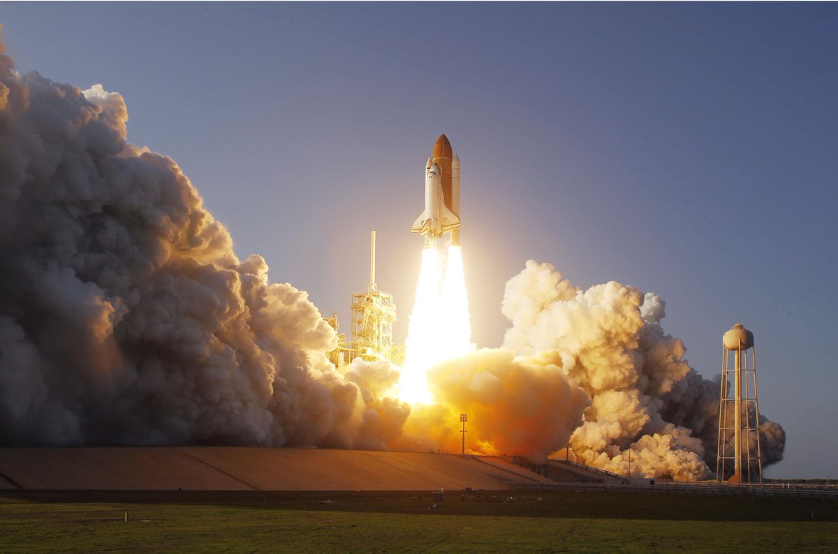 threeDivisions's tweet photo. #TodayIn #SpaceFlight 24Feb2011 Kennedy LC-39A. Final #launch of #SpaceShuttleDiscovery on #STS133. #PreFlight probs https://t.co/NDgnGIQGZe