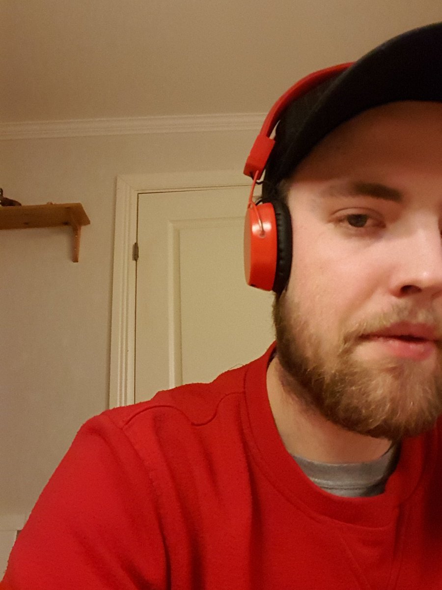 allanballan93's tweet photo. Taggar innebandy träning nudå :) https://t.co/8MzIM5C9Of