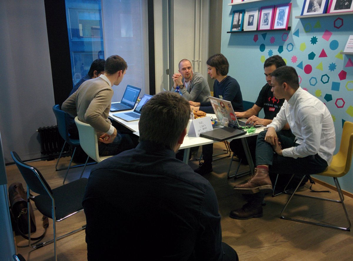 Helnode's tweet image. NodeSchool Helsinki live &amp;amp; kicking, full house @sc5io.