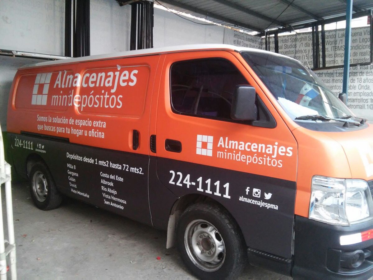 ASGraphicsPty's tweet photo. Rotulación de vehículos. En la rotulación que necesites #ASGraphicsPty te resuelve. #Contáctanos @AlmacenajesPma https://t.co/xWHwBD3Wsz