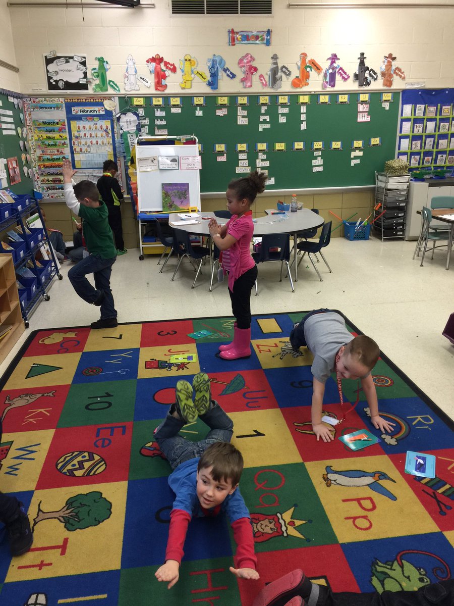 KellySimms10's tweet image. Yoga break during centers! #relaxandlearn