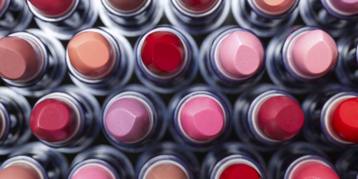 CosmopolitanUK's tweet photo. This new app lets you recreate ANY discontinued lipstick https://t.co/7OSPT5GuGn https://t.co/yEntiq8267