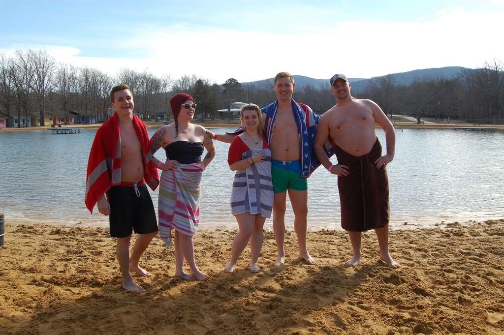 CapitalAleHouse's tweet photo. Had a great weekend with staff participating in the VAIL charity Arctic Dip!  #capalehburg #arcticdip #supportlocal https://t.co/99AsAhPkKd