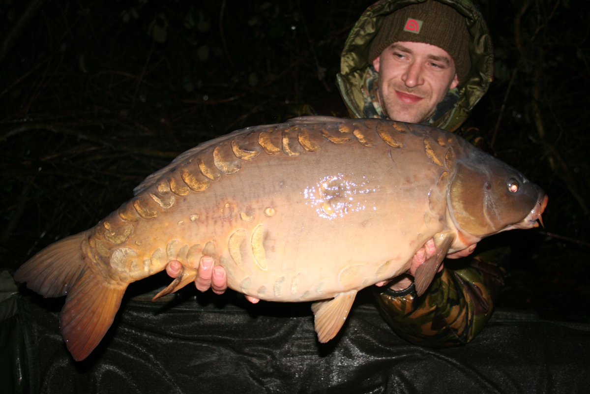 MenardsFishery's tweet photo. More success for Darryl and his winter campaign, 26.08 chunky mirror. https://t.co/qvoBzI4W2h