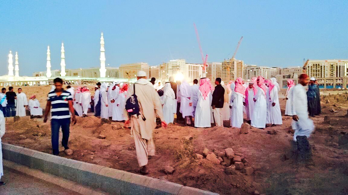 AllahGodQuran's tweet photo. Every person is made of soil &amp; finally was reduced to soul, this's the inevitable truth.We must realized

جنة البقيع https://t.co/CZf06VrKzf