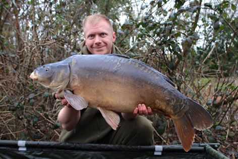 MenardsFishery's tweet photo. a chuffed Steve Voice with his 26.08 winter carp. https://t.co/QevvVdIbOk
