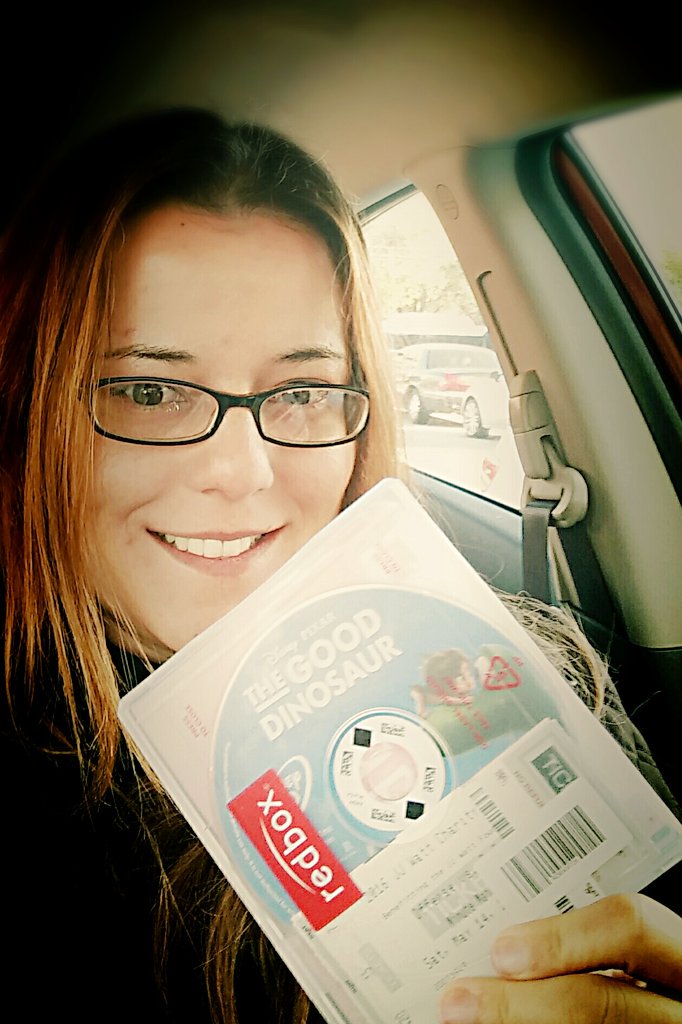 NatachaSentMe's tweet photo. #TheGoodDinosaur is waiting #RedboxPayItForward w/ #JJWCC2016 tix for a lucky kid(@❤adult) @JJWatt @JJWFoundation https://t.co/Jufj2oBWaw
