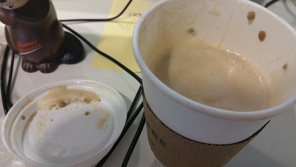 Hey <a href="/StarbucksUK/">Starbucks UK</a> please could you tell me what these gross lumps are in my burnt caramel latte? Undrinkable! :(
