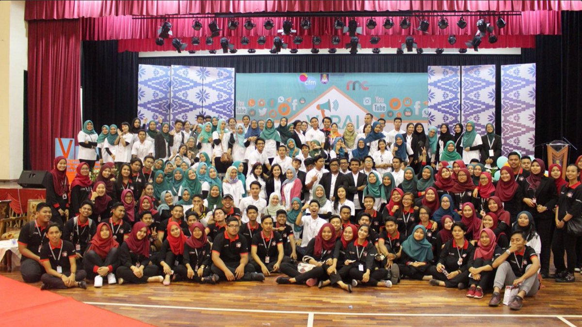 CFM_Malaysia's tweet photo. Memoir with @OfficialVIRAL16 @CFM_Malaysia #cfmviral #viral2K16
Still can't believe it already ended :( https://t.co/Cxxc6VAe59