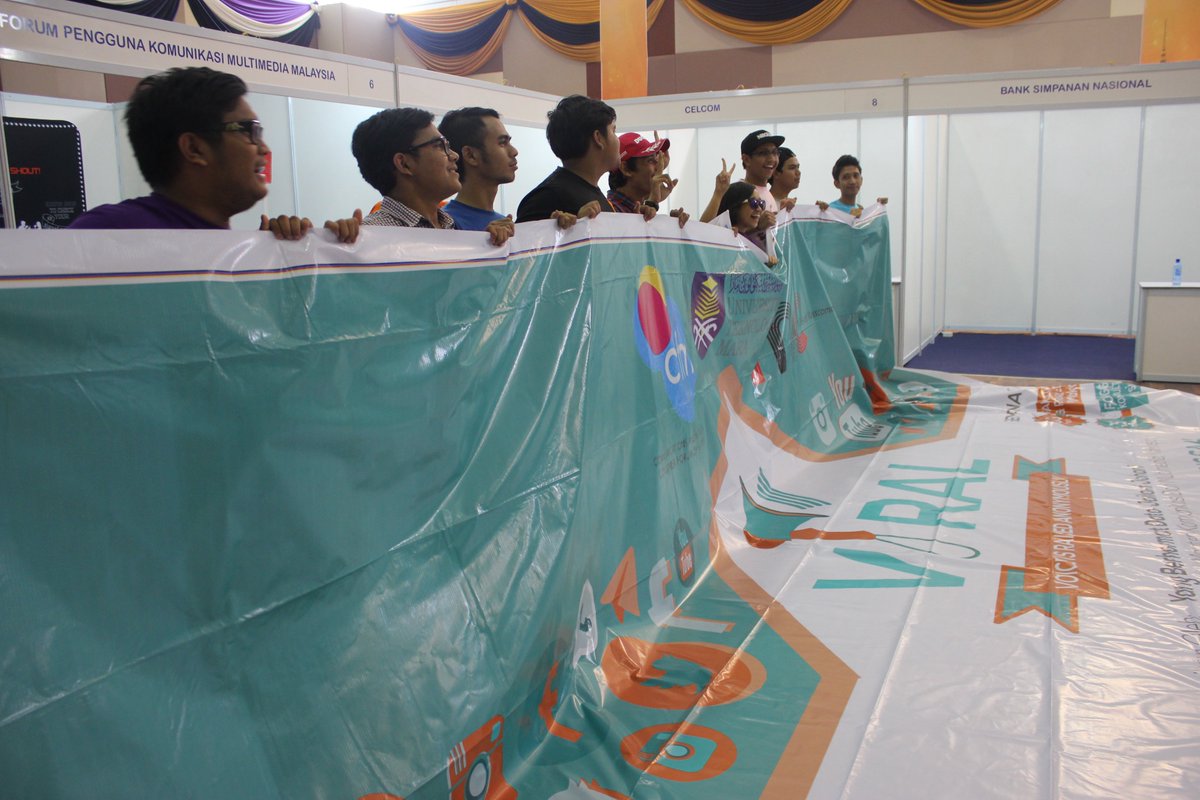 CFM_Malaysia's tweet photo. Remember this backdrop? @OfficialVIRAL16 @mc1dekadkag #cfmviral #viral2K16 https://t.co/iQrK46Ds89
