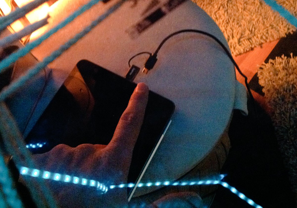 TheRogalist's tweet photo. #dasmuessteesgeben #gibtes #hybrid #microUSB #lighteninganschluss #mixit https://t.co/zu3vNeqXWU