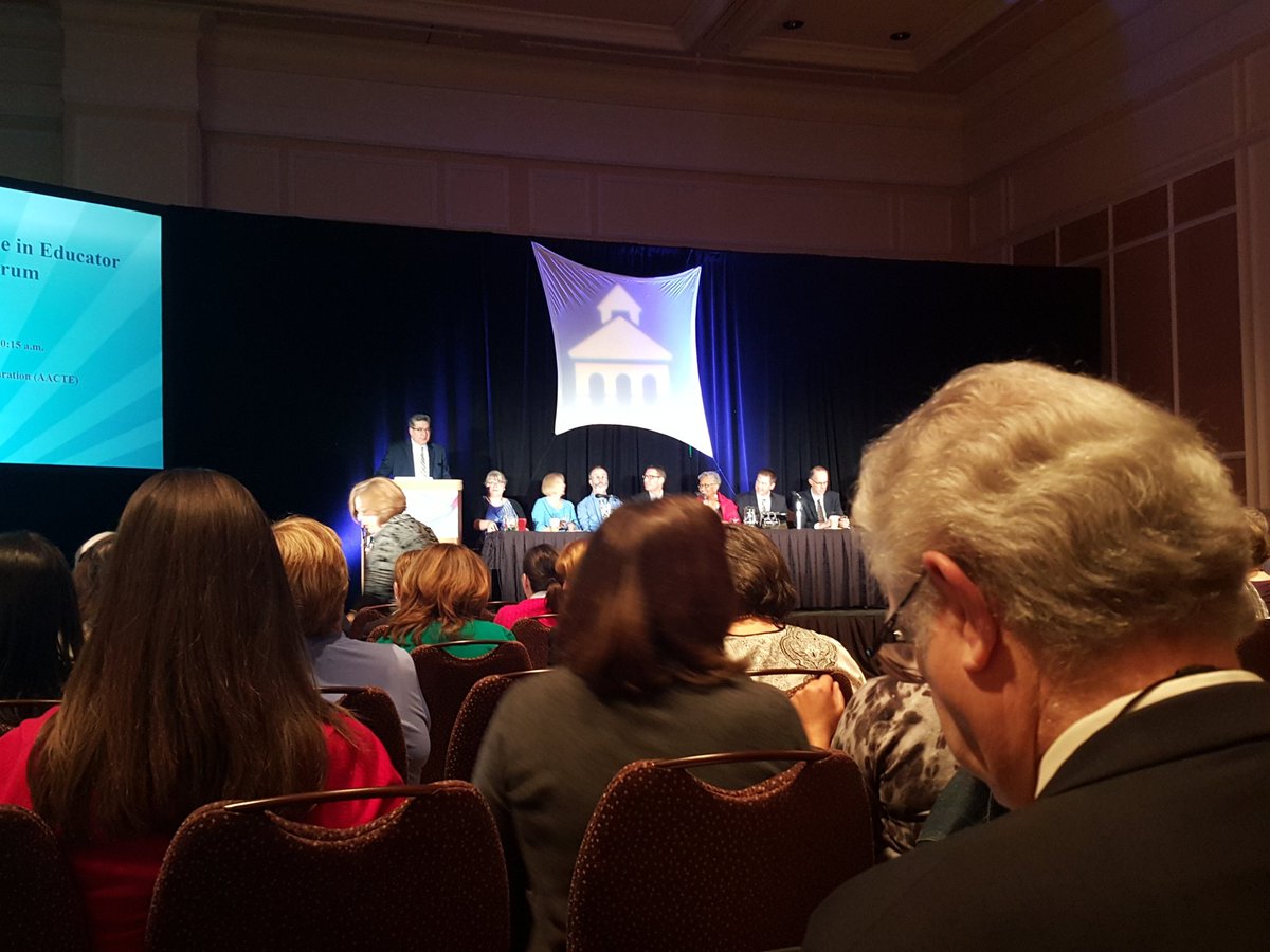 sarah_giddings1's tweet image. Full house for Clinical Practice in Ed Prep! #teacherprep #AACTE16