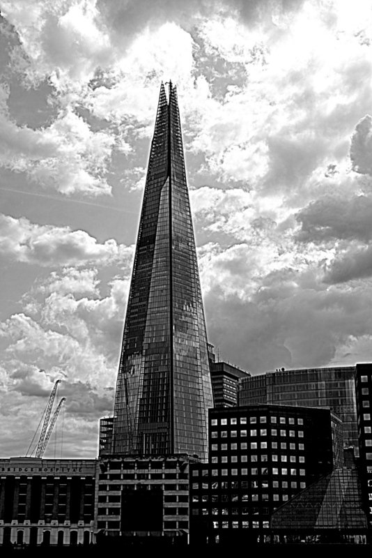 PhotopiaWorld's tweet photo. Never one to miss a photo opportunity! #london #photography #scene #view #clouds #photpiaworld #photooftheday #photo https://t.co/S5SqXMZmGt