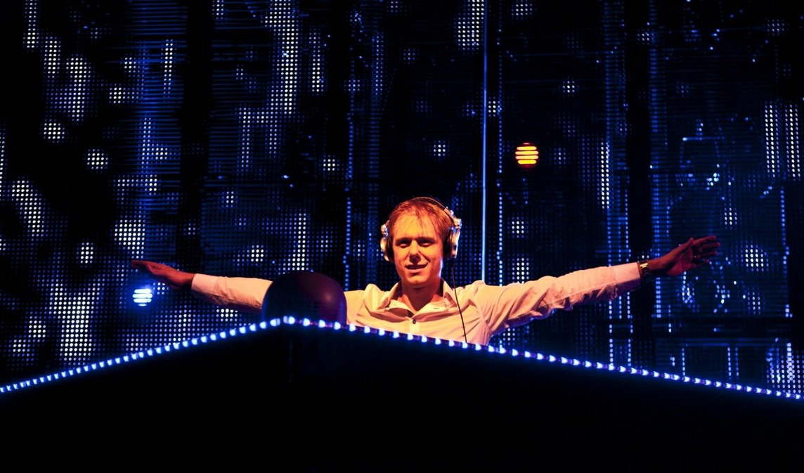RamsesLopezFM's tweet photo. Vuelve a escuchar #ASOT751 o consulta su tracklist en el artículo q te dejo @MAXIMAFM_RADIO https://t.co/Ms5GnCU6SB https://t.co/XwwN7VGxki