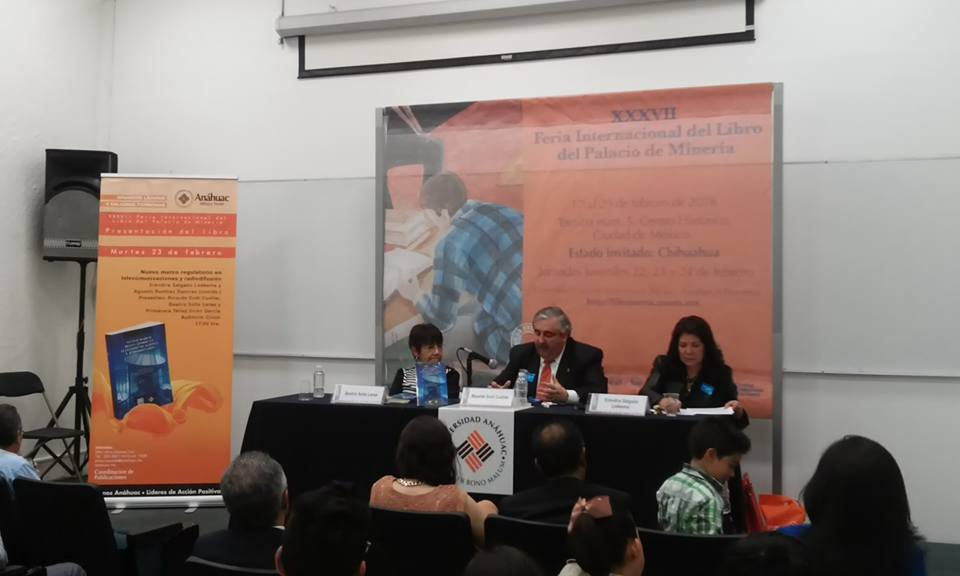 Ricardo Sodi, director de <a href="/FDerechoAnahuac/">Facultad de Derecho</a>, presenta el libro "Nuevo marco regulatorio" @FILMInería <a href="/JuridicaPorrua/">Jurídica Porrúa</a>