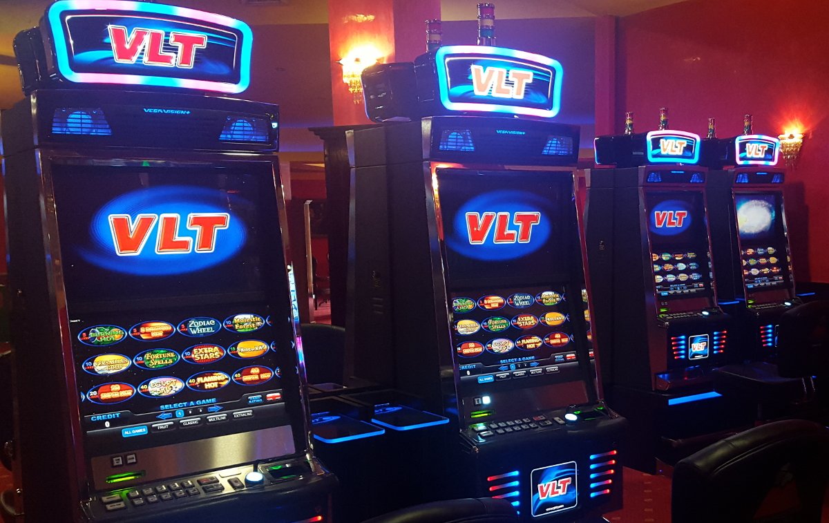 Сайт 777 игровые автоматы. Адмирал казино игровые автоматы. Игорные заведения Тюмень казино игровые автоматы. Игровые автоматы Адмирал казиномфю. Игровые автоматы Адмирал 2015.