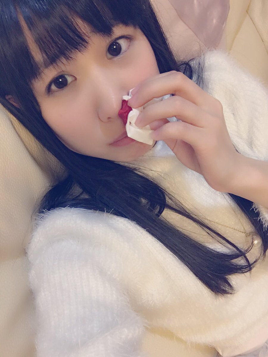 鼻血が思ったより美味しい事に気が付き、自分自身に流れている血は実質い・ろ・は・ 鼻血が思ったより美味しい事に気が付き、自分自身に流れている血は実質