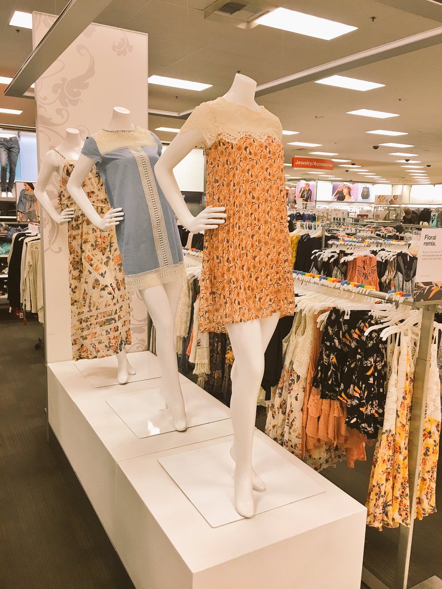 HanBlankinship's tweet photo. Our lovely ladies ready for warm weather! #xhilaration #spring! #T0317 #VML @Andreya_Allen @tracyacurry1 https://t.co/m2QfOextKi